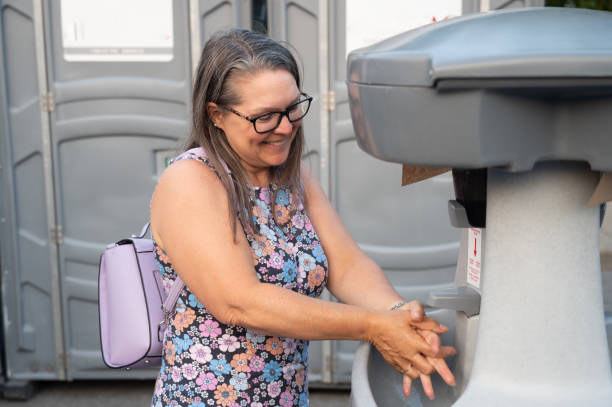 Portable restroom solutions in Meadowbrook, CA